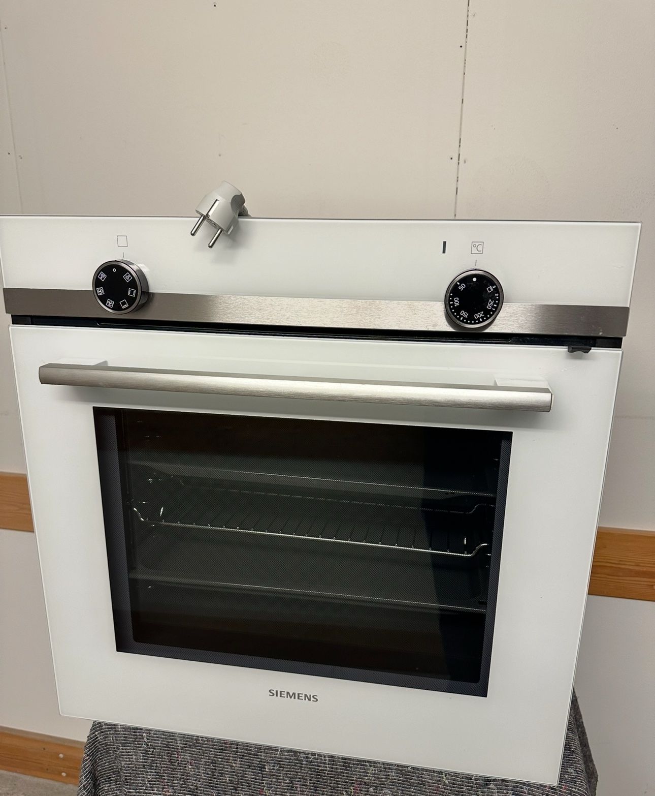 Siemens inbyggnadsugn – Vit, mycket fint skick - Bild 8