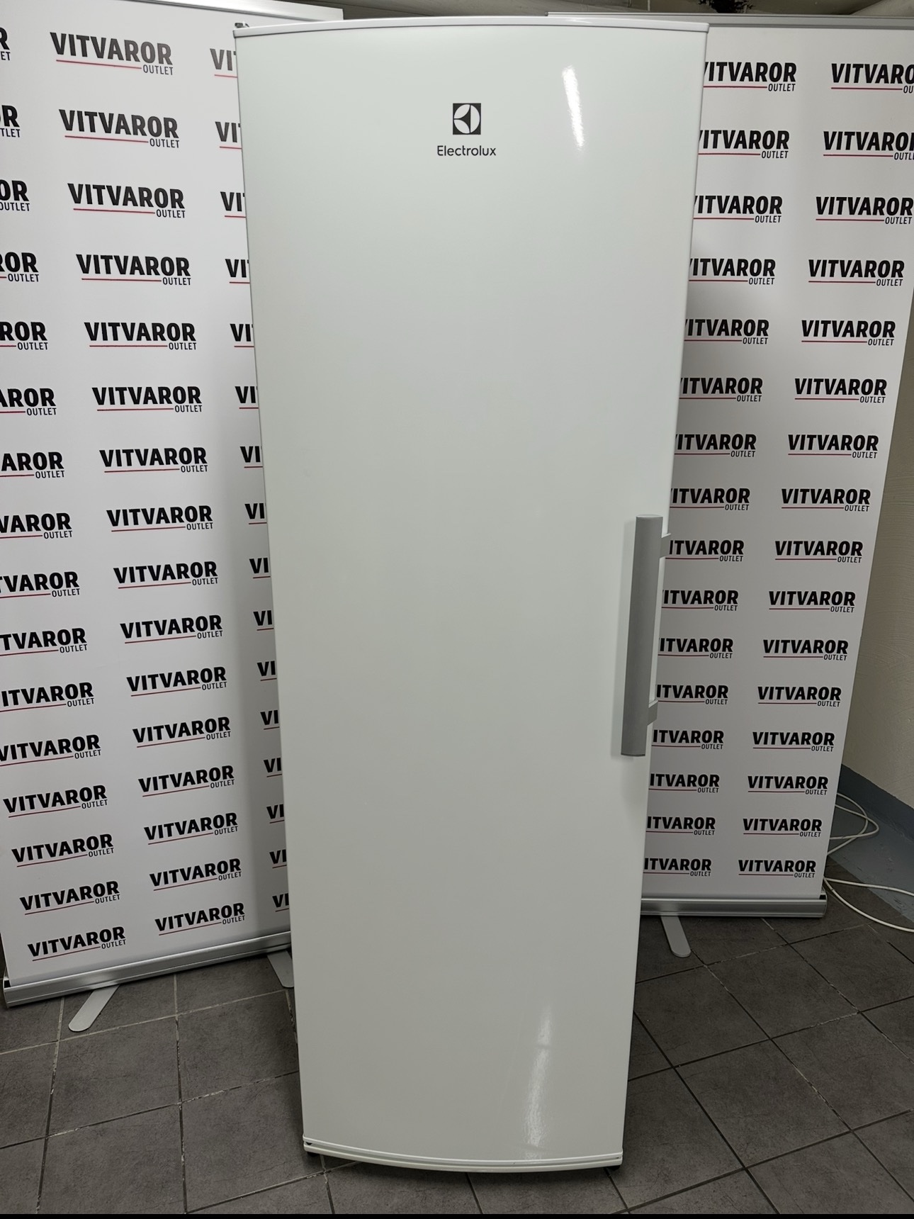 Electrolux frysskåp (modell EUF2745AOW) i mycket bra skick - Bild 9