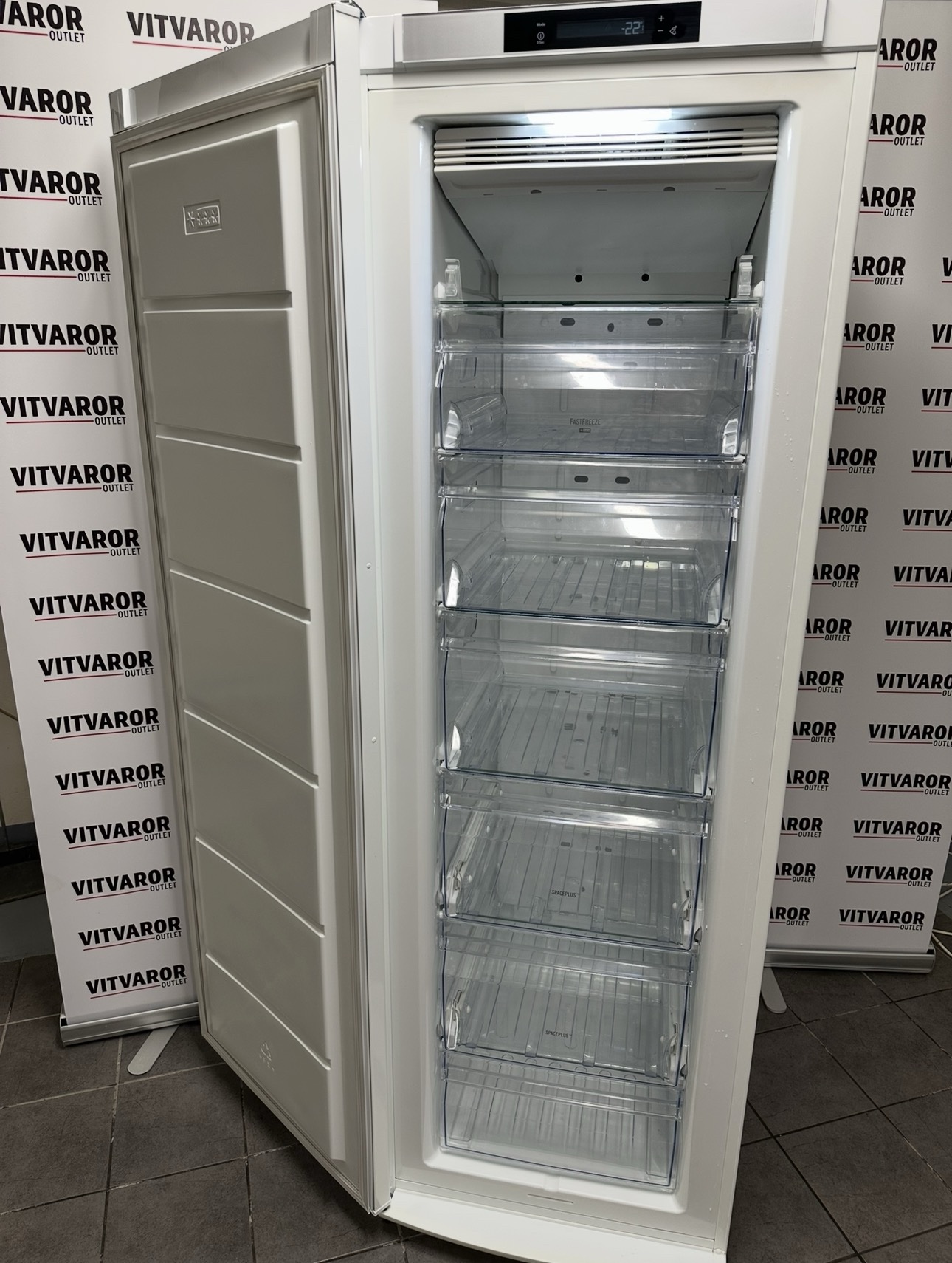 Electrolux frysskåp (modell EUF2745AOW) i mycket bra skick - Bild 8