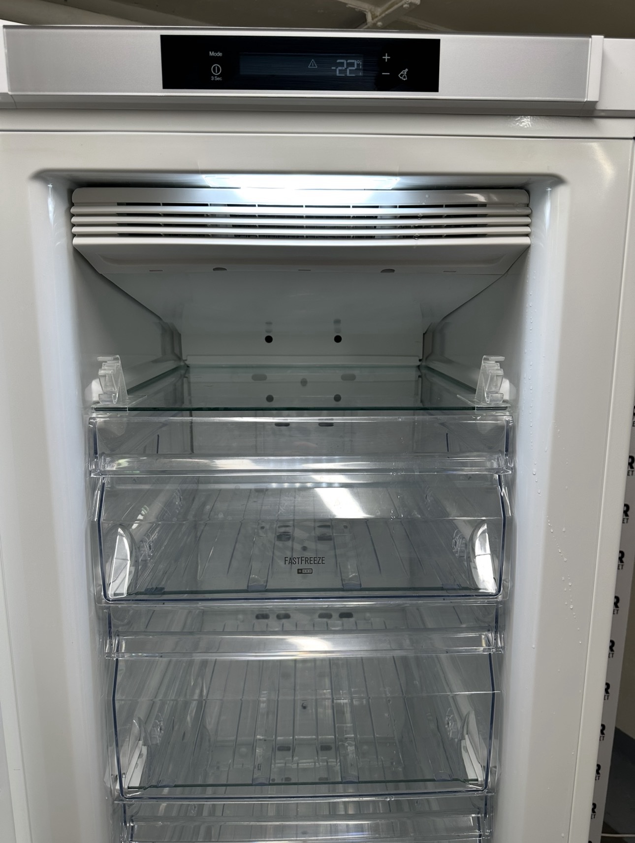 Electrolux frysskåp (modell EUF2745AOW) i mycket bra skick - Bild 5