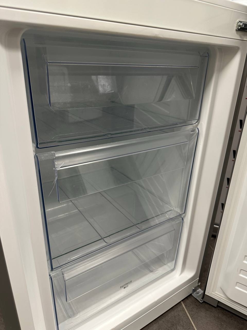 Begagnad Electrolux kyl/frys i rostfritt utförande säljes - Bild 7
