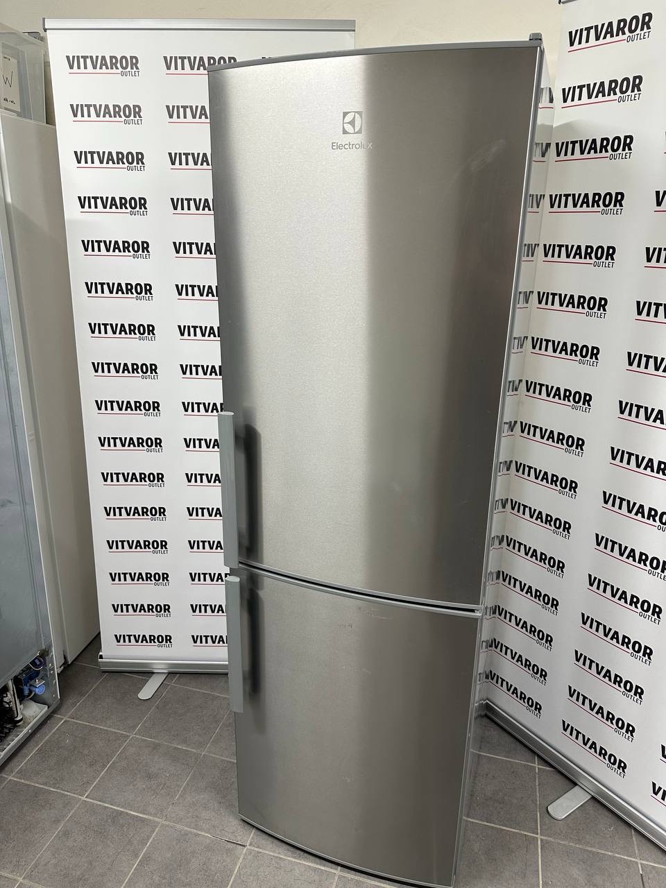 Begagnad Electrolux kyl/frys i rostfritt utförande säljes - Bild 2