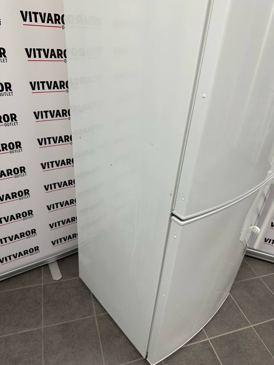 Begagnad Electrolux kyl/frys i vit färg säljes 174 cm höjd - Bild 10