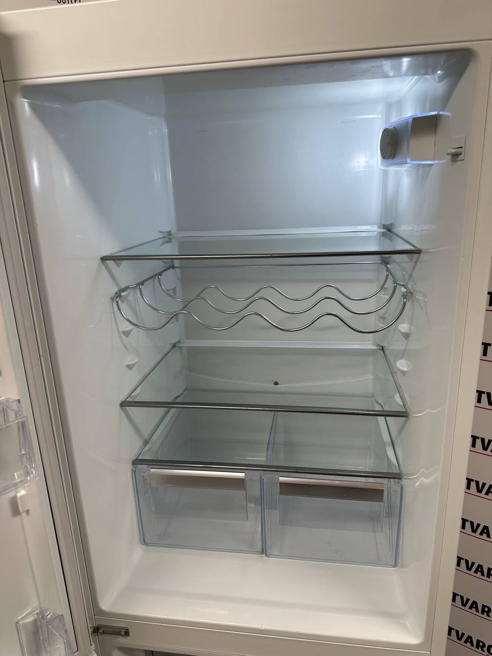 Begagnad Electrolux kyl/frys i vit färg säljes 174 cm höjd - Bild 5
