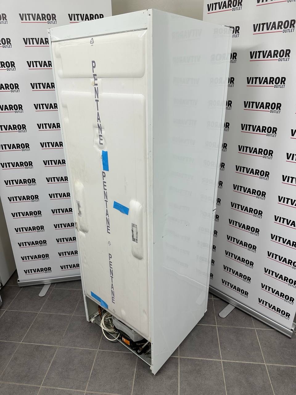 Begagnad Electrolux kyl/frys i vit färg säljes 174 cm höjd - Bild 2