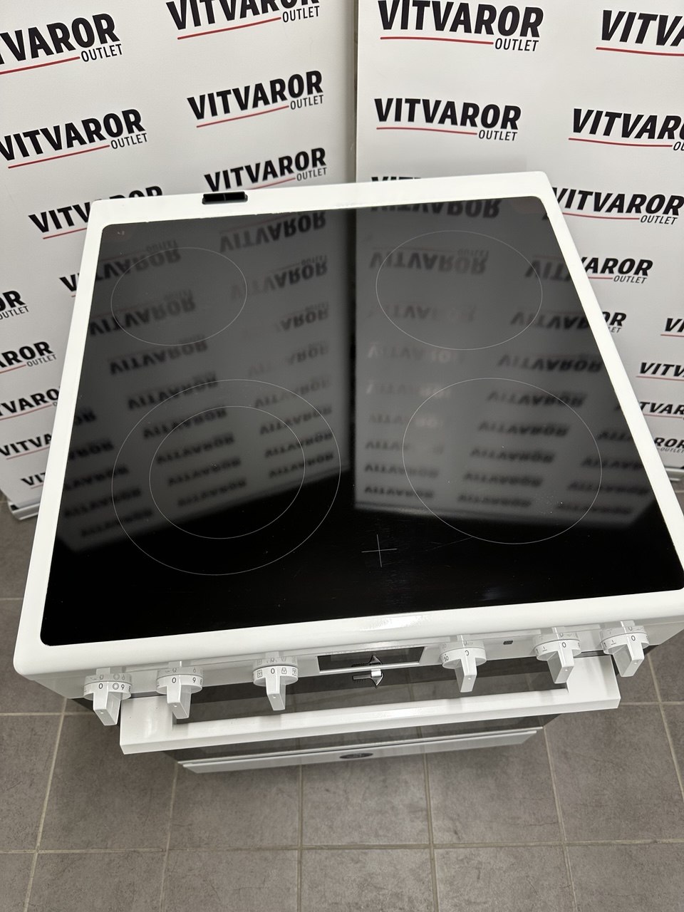Electrolux LKR66440SW Keramikspis 60 cm – SteamBake, AirFry och Varmluft - Bild 2