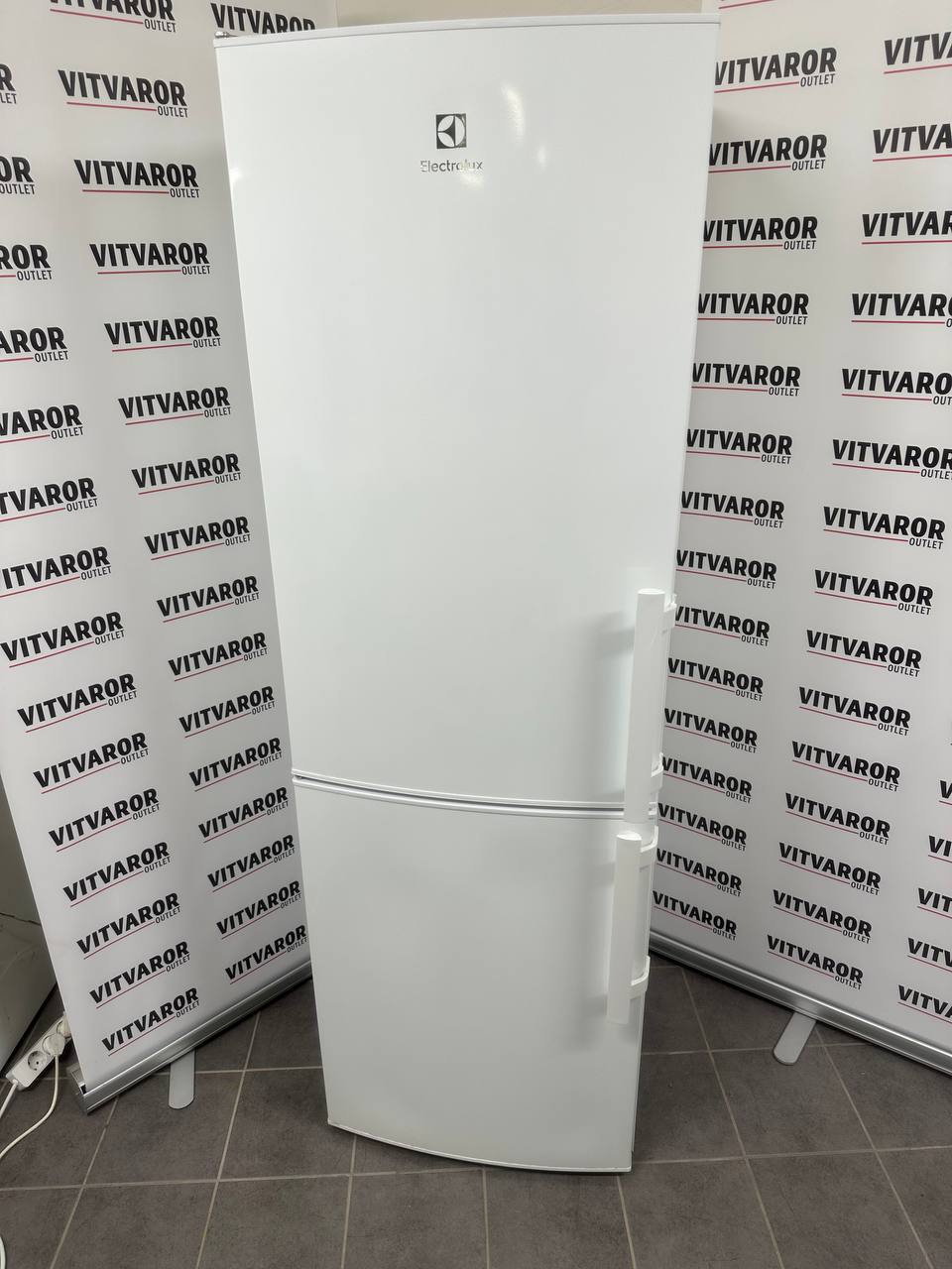 Begagnad Electrolux LNT5NF33W3 Kyl/Frys 220/72L Vit
