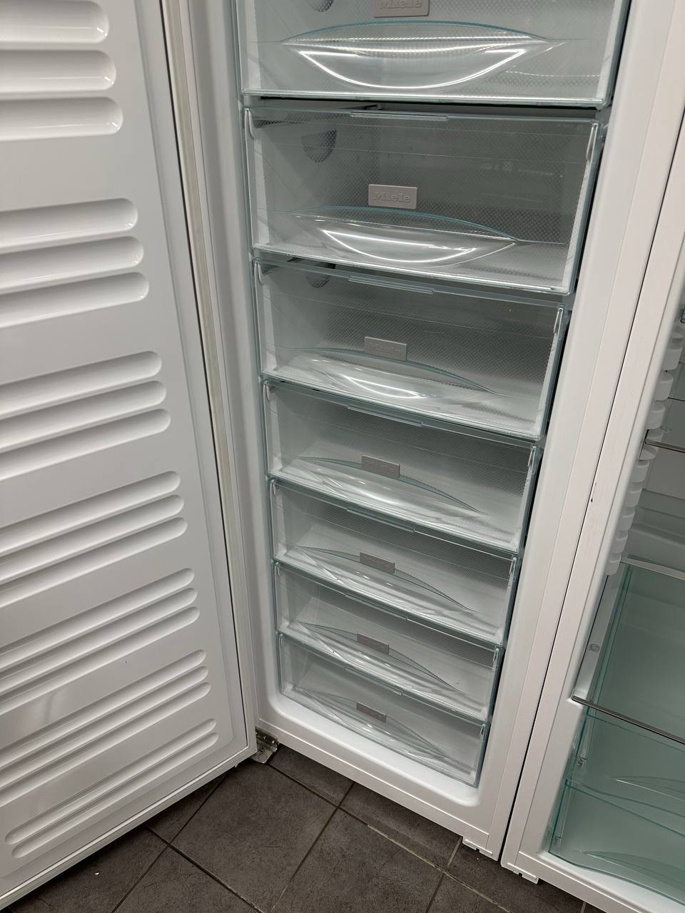 Miele kyl & frys i par – NoFrost – 5 900 kr - Bild 11