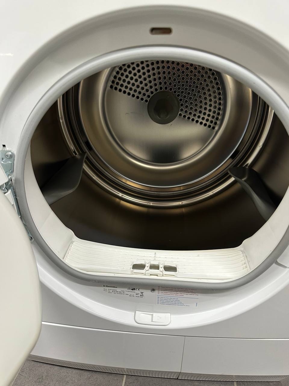 Electrolux torktumlare 7 kg – ReverseAction – fint skick - Bild 7