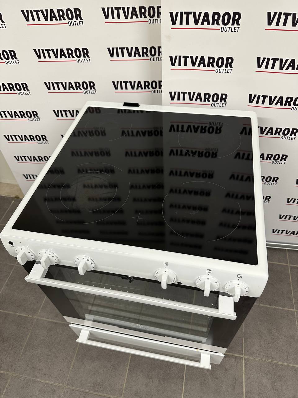 Electrolux EKC6051BOW Glaskeramikspis 60 cm Varmluftsugn 72 L Vit - Bild 2
