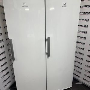 Electrolux ERF4114AOW EUF2745AOW kyl och frys i mycket fint begagnat skick