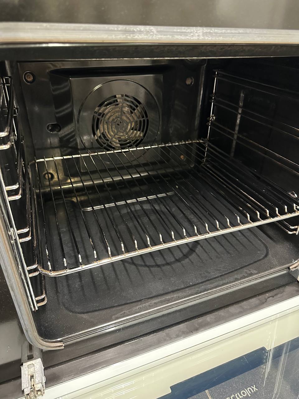 Electrolux EKC7051BOW varmluftsugn