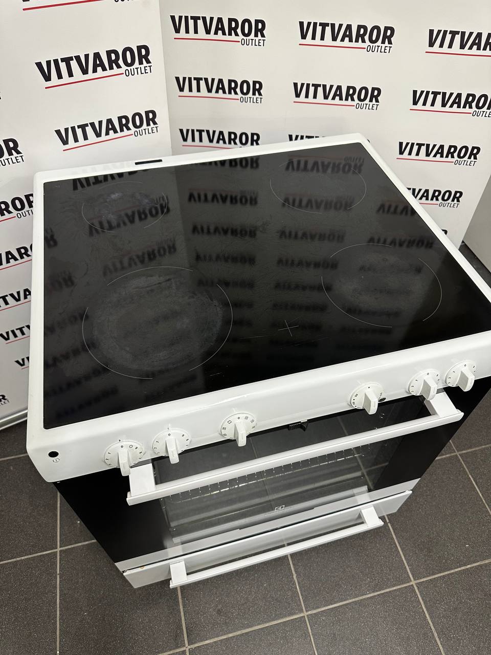 Electrolux EKC7051BOW glaskeramikhäll