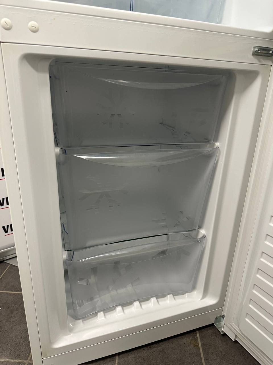 Elektro Helios KF32501 Kyl/Frys 285L – A+ – NoFrost Frys – 174,5 cm – Vit – Högerhängd - Bild 7
