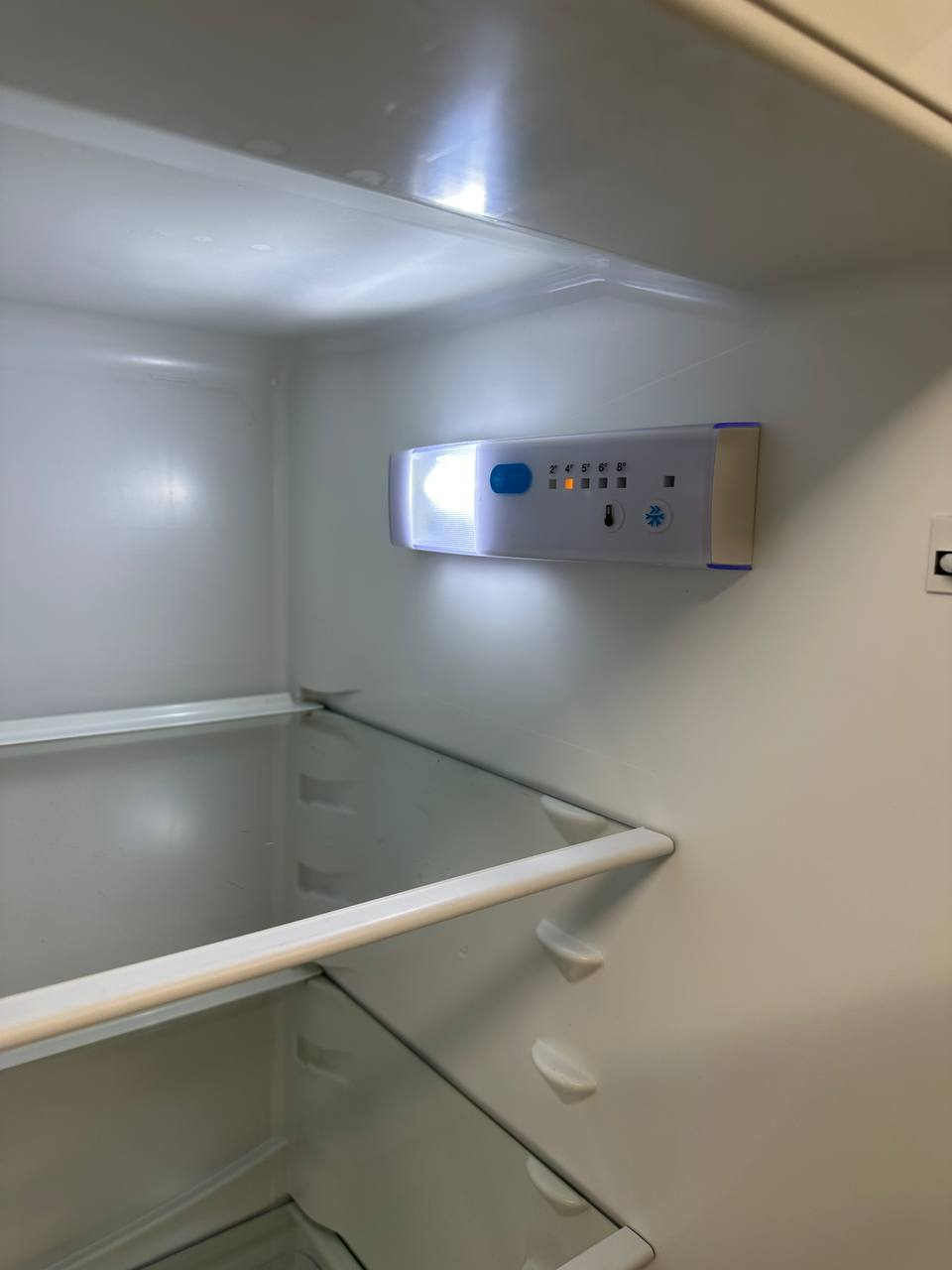 Elektro Helios KF32501 Kyl/Frys 285L – A+ – NoFrost Frys – 174,5 cm – Vit – Högerhängd - Bild 6
