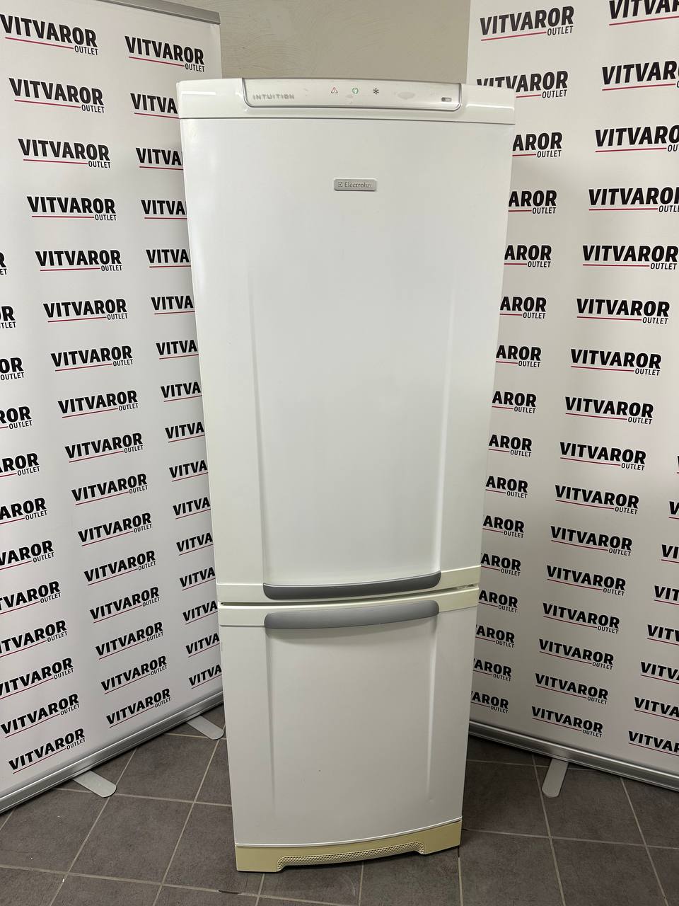 Electrolux ERB34200W8 kyl frys framifrån