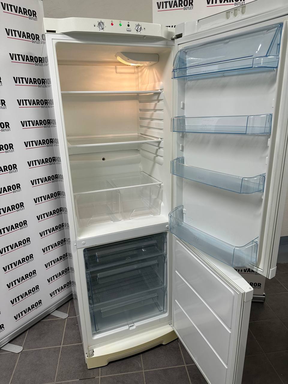 Invändig kyl Electrolux ERB34200W8