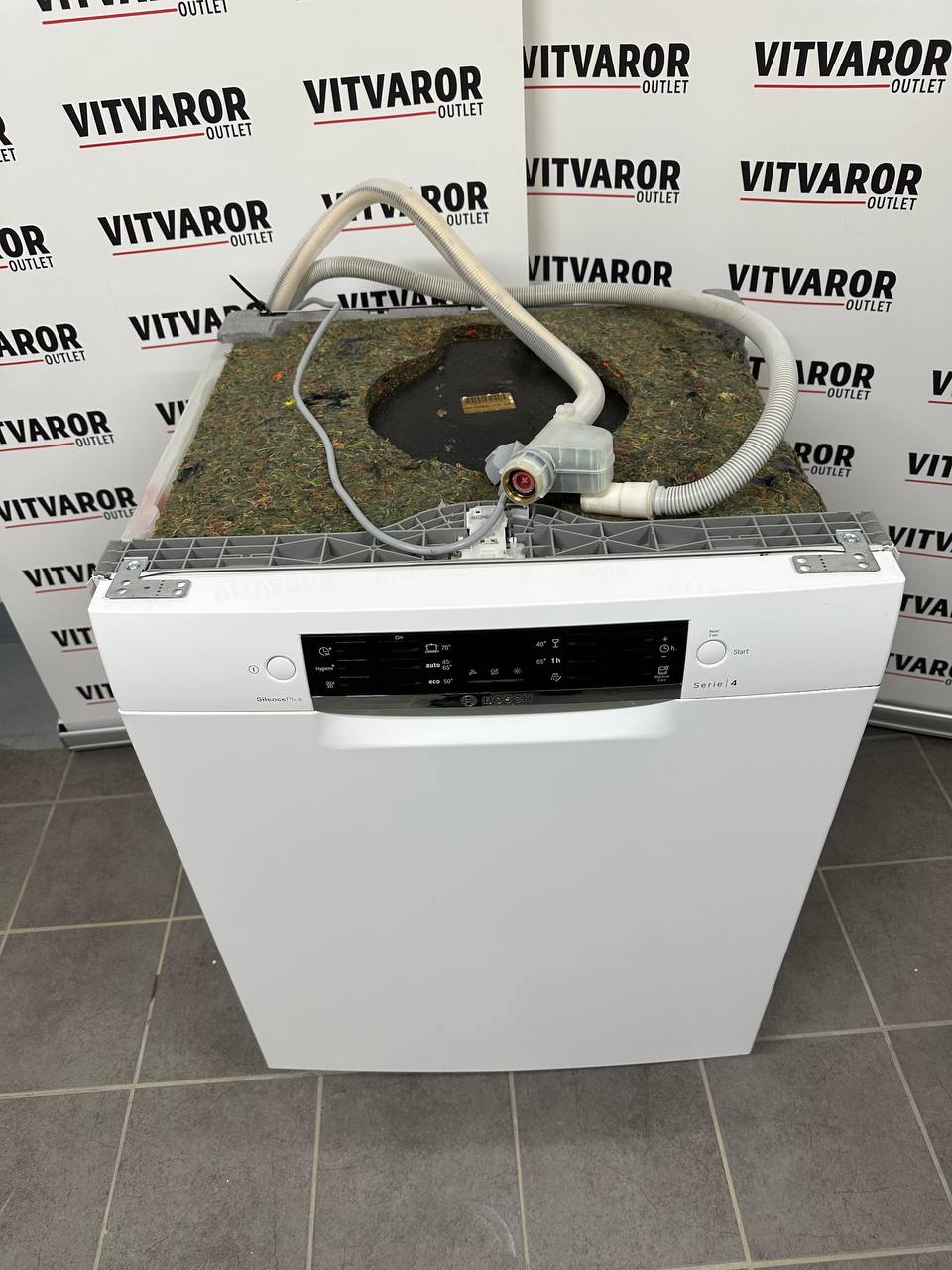 Bosch SMU46KW02S/28 Serie 4 framifrån