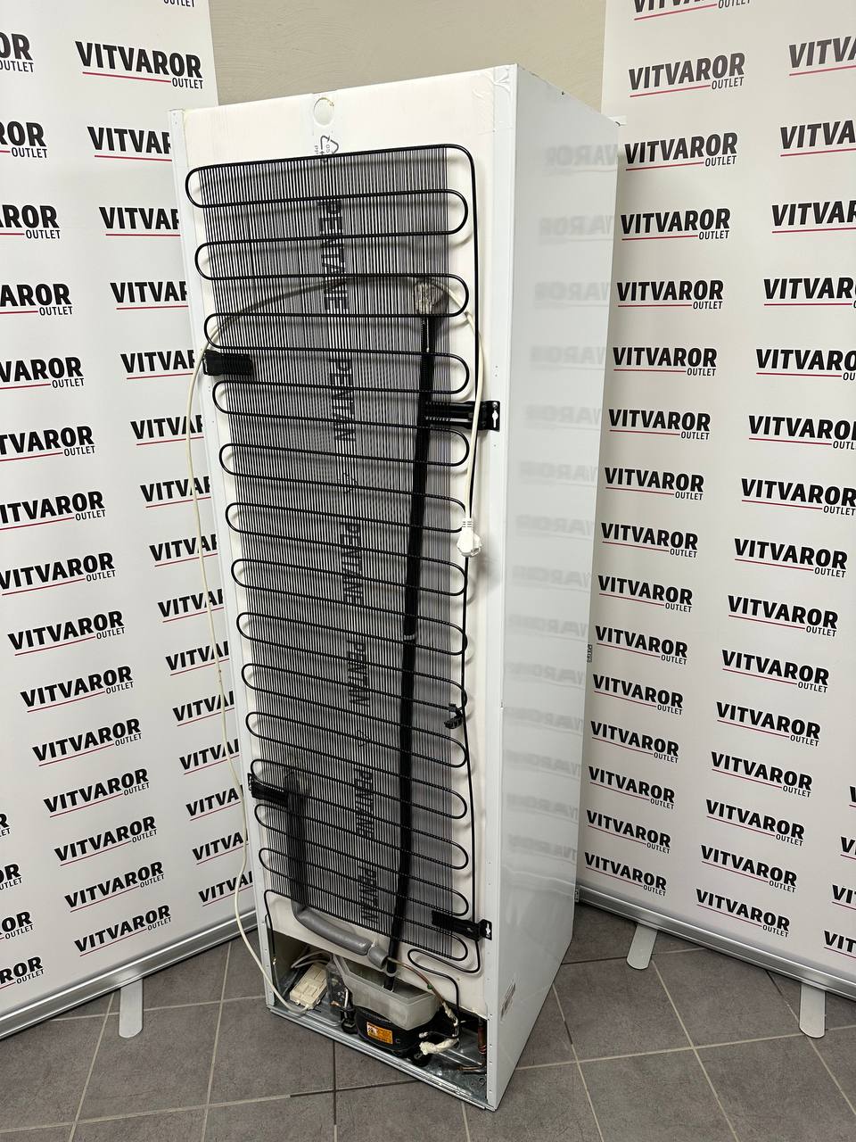 Electrolux integrerad frys invändigt med lådor