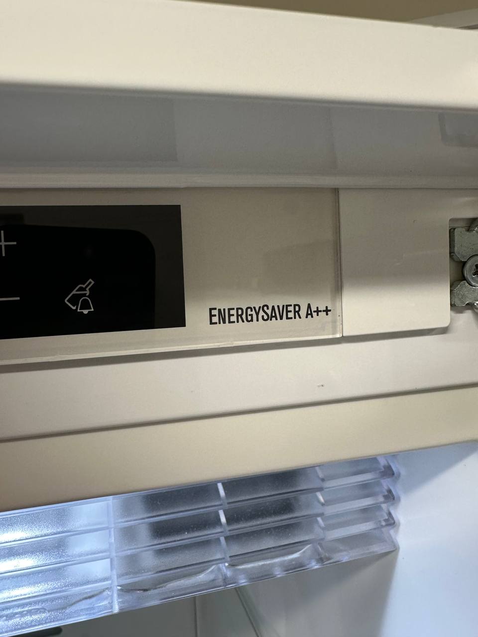 Electrolux integrerad frys door-on-door montering
