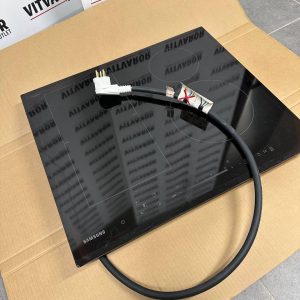 Samsung NZ64K5747BK svart glaskeramikhäll