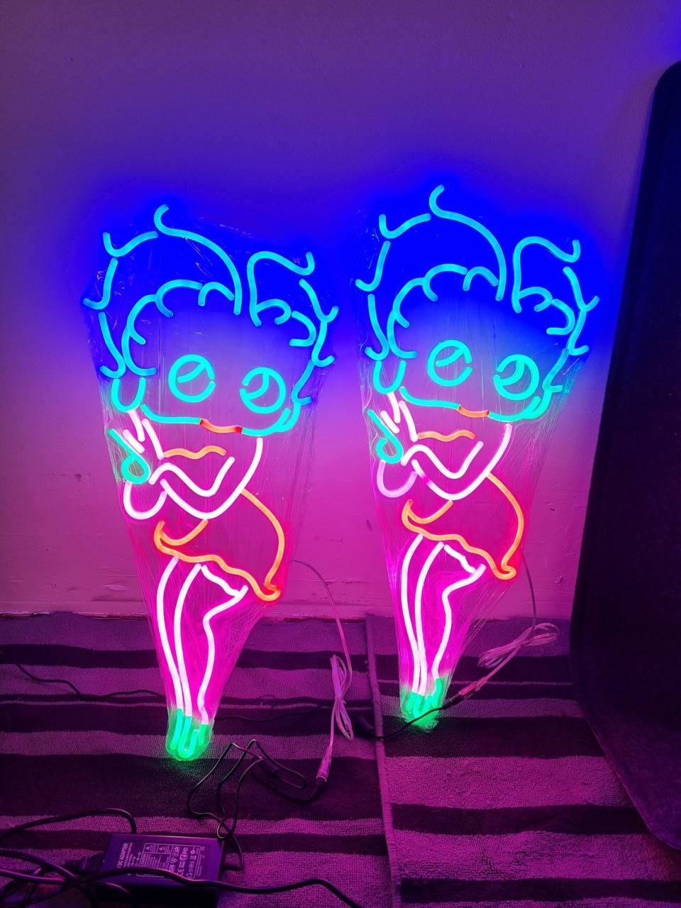 Betty Boop LED neonskylt i två storlekar