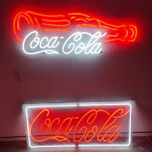 LED neonskylt Coca-Cola i två storlekar