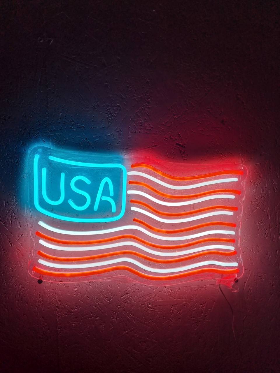 LED neonskylt USA flagga 47×30 cm