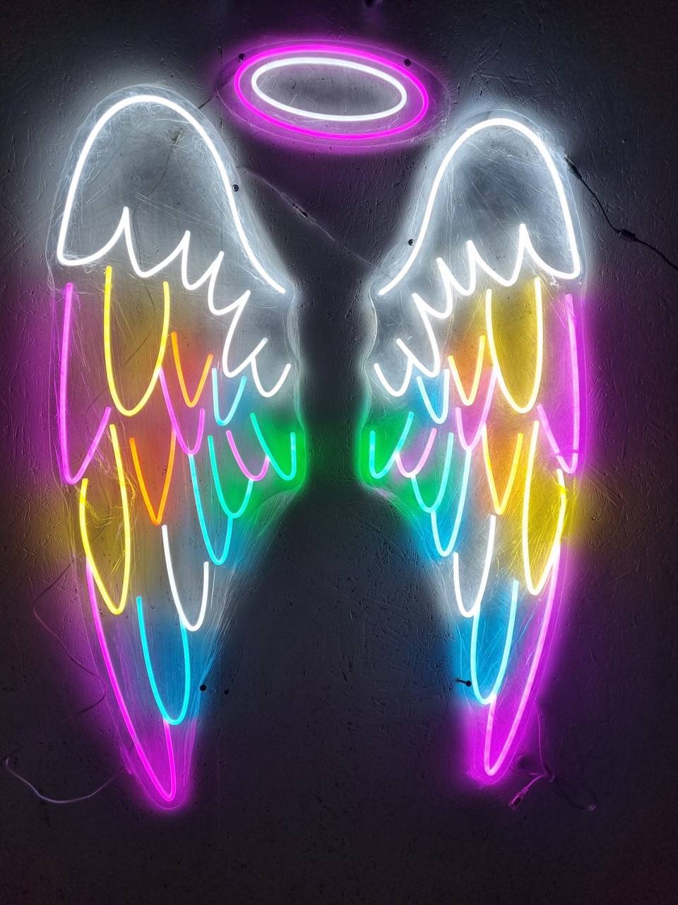LED neonskylt Angel Wings 65×54 cm med färgstarka änglavingar