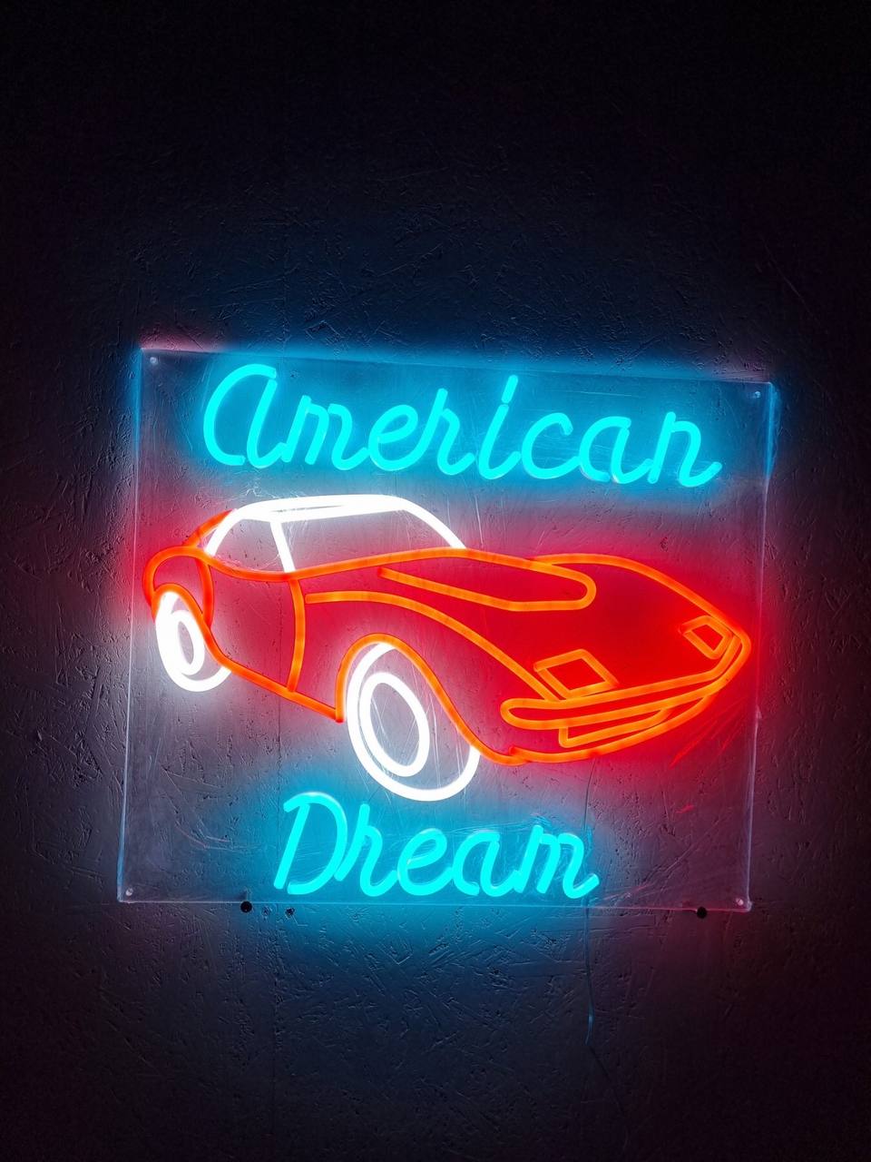 LED neonskylt American Dream 60×52 cm med sportbil