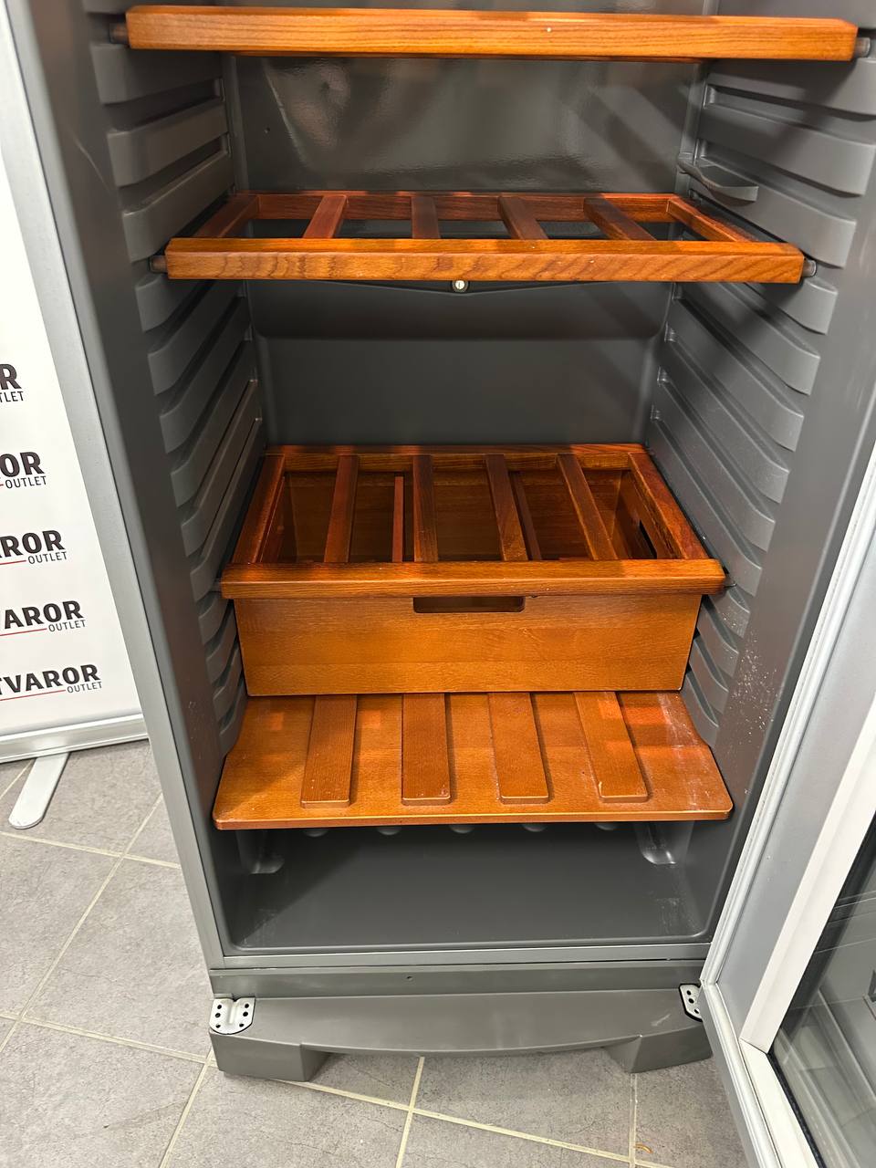 Förvaringslåda i Electrolux vinkyl ERC3711WS