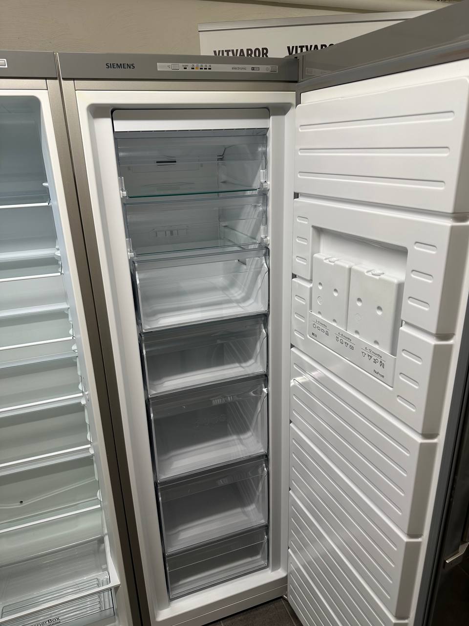 Begagnat Siemens NoFrost frysskåp GS36NVI30