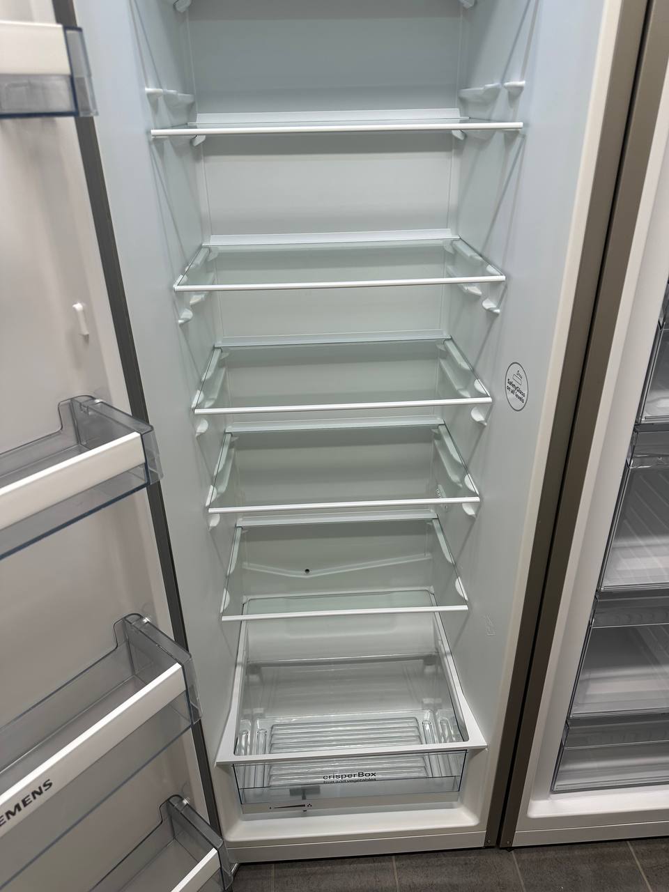 Siemens KS36VVI30 kylskåp invändigt
