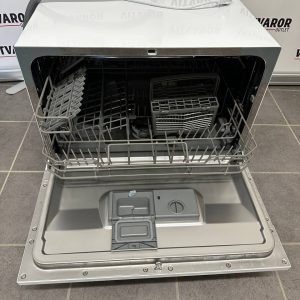 Begagnad Electrolux bänkdiskmaskin med bestickkorg