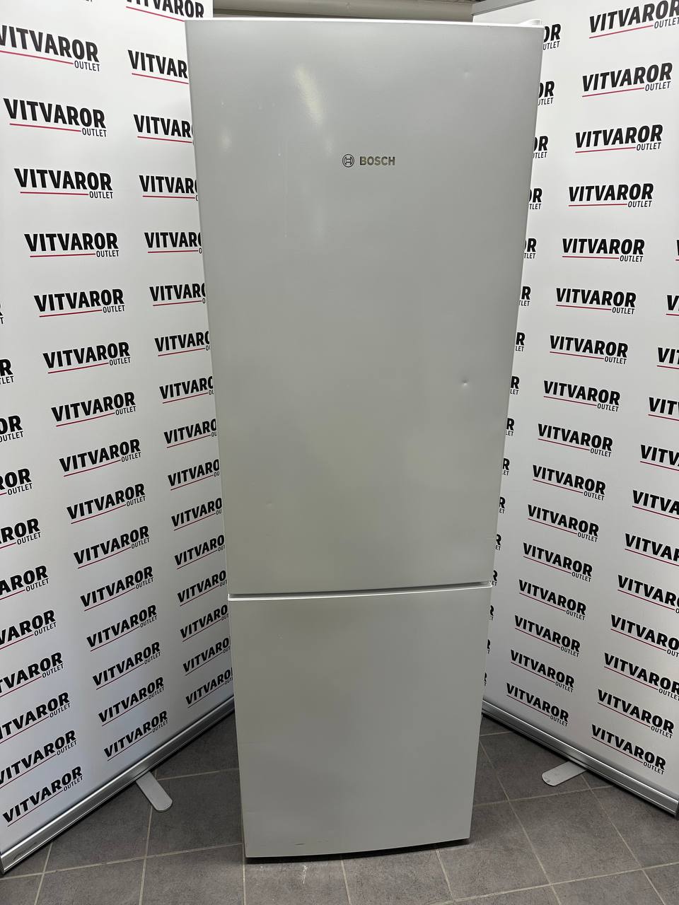 Begagnad Bosch kyl/frys KGV36UW20S vit