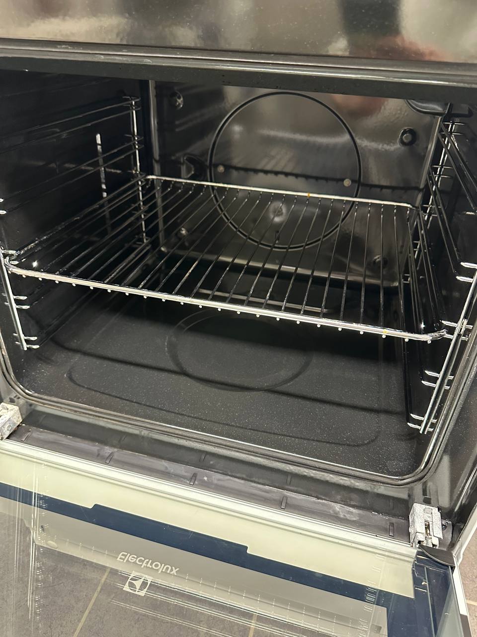 Electrolux spis 60 cm ugn invändigt