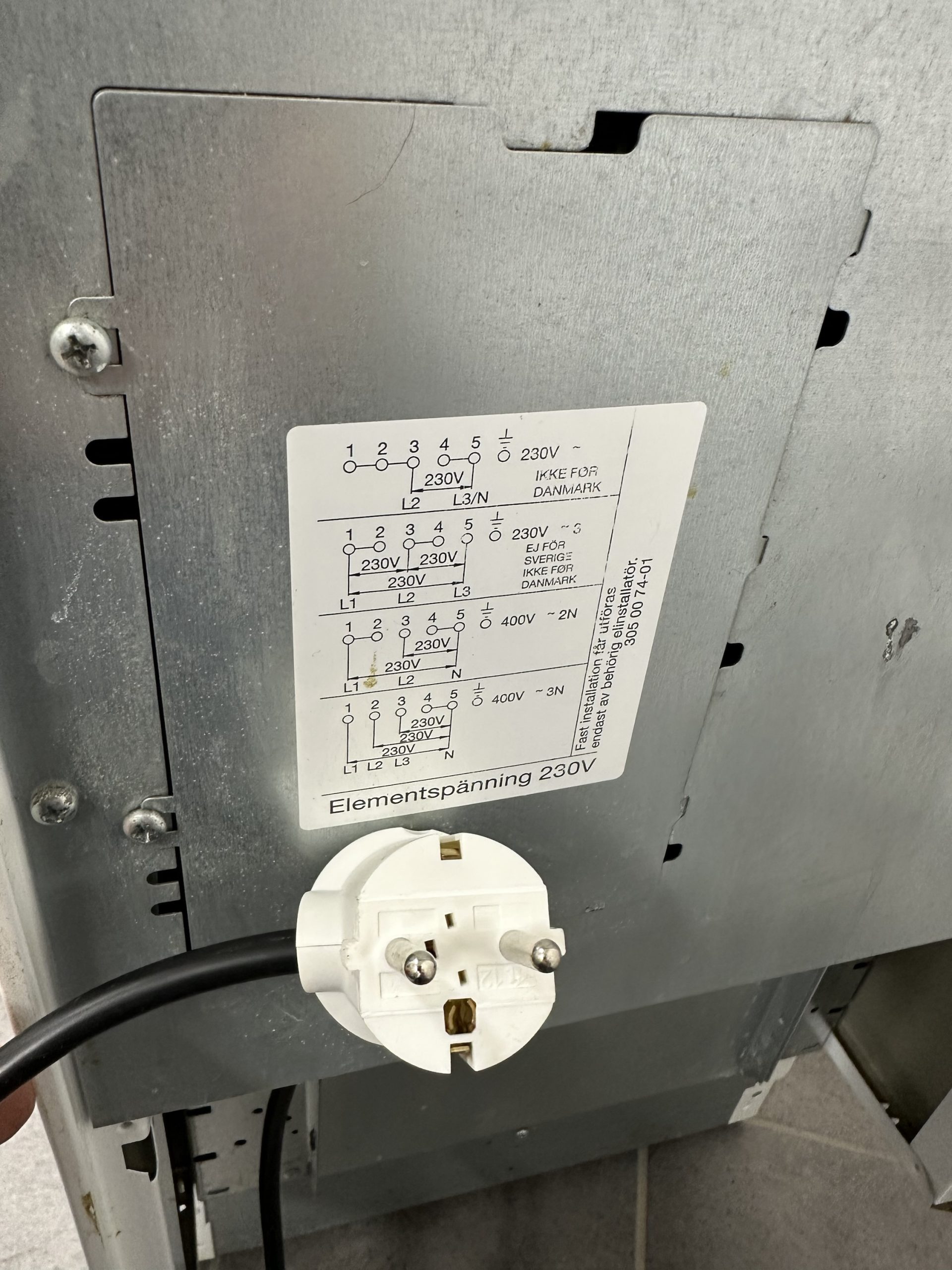 Electrolux EKE 4100 kopplingsschema och Perilex-kontakt