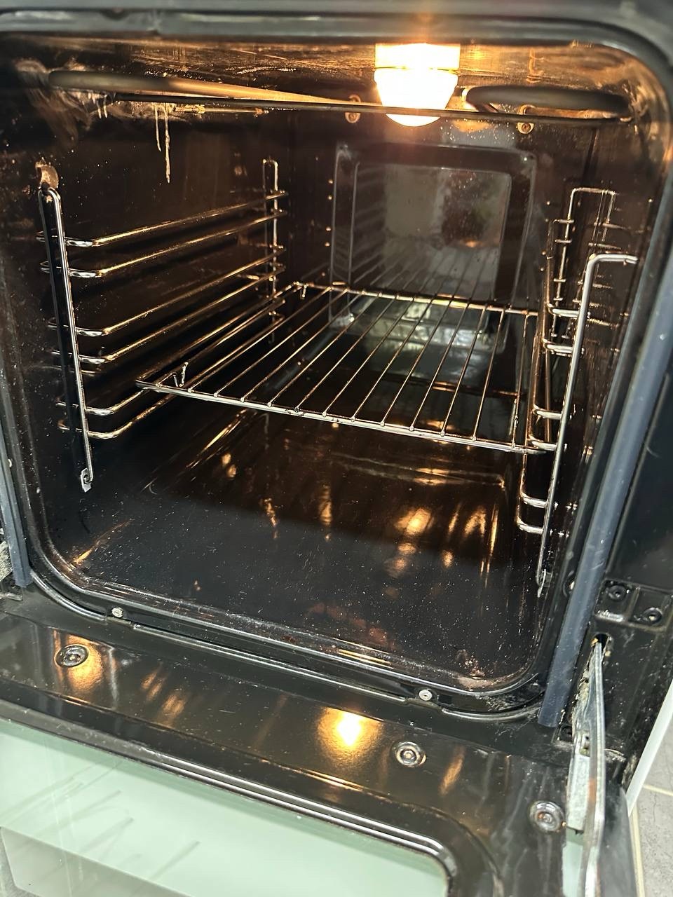 Electrolux EKE 4100 elektrisk ugn med belysning