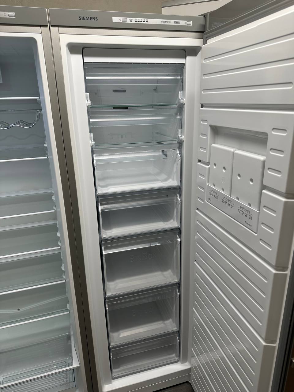 Siemens frysskåp 237 liter med BigBox