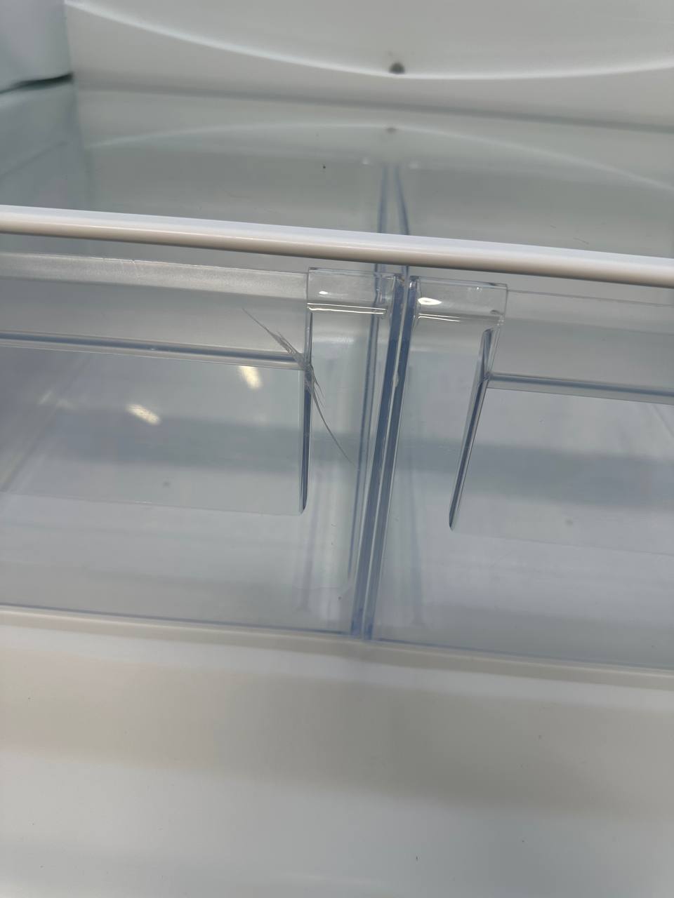 Spricka i grönsakslåda Electrolux EN3200MHW