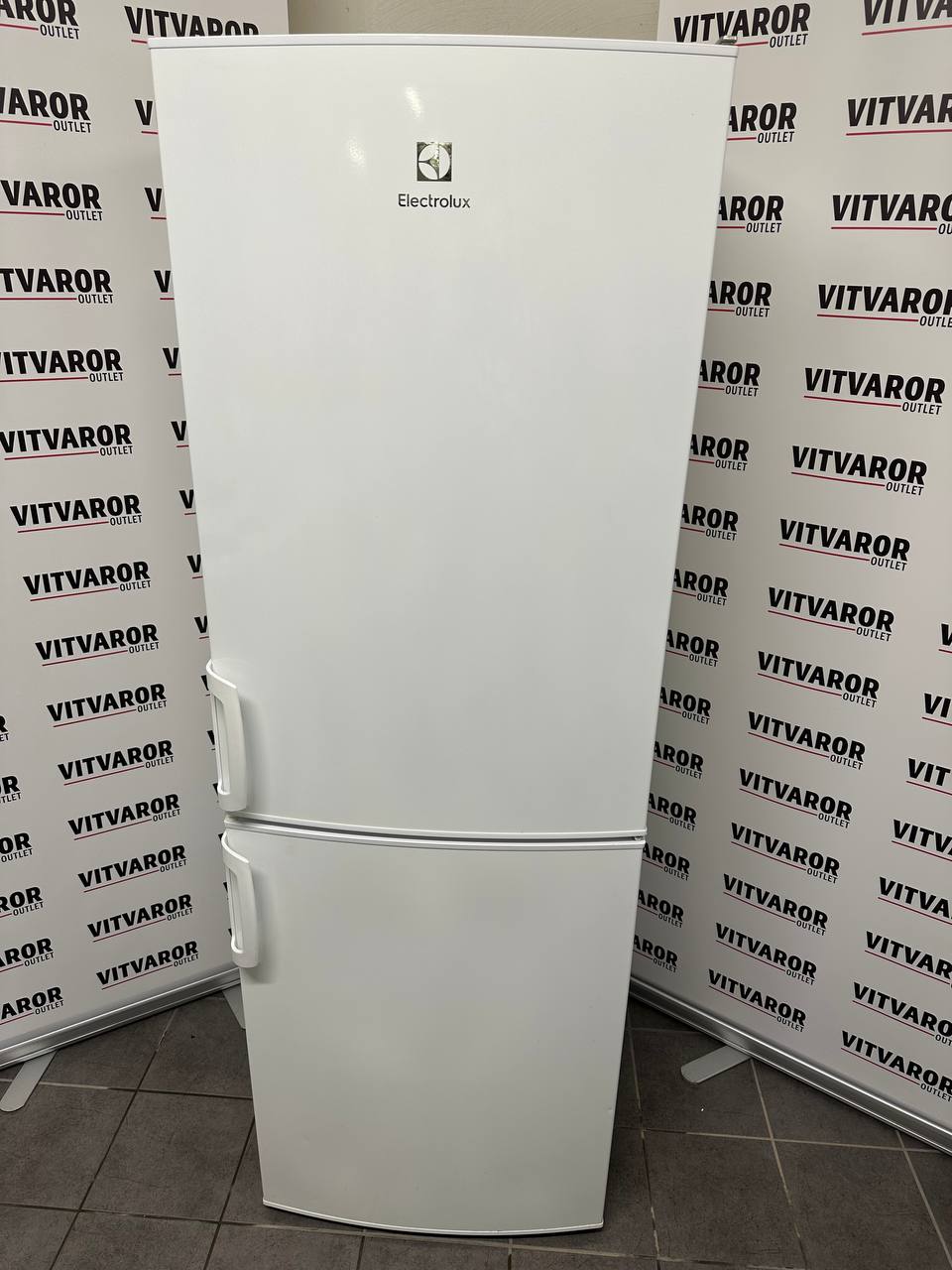 Begagnad Electrolux EN3200MHW kyl frys 174 cm vit