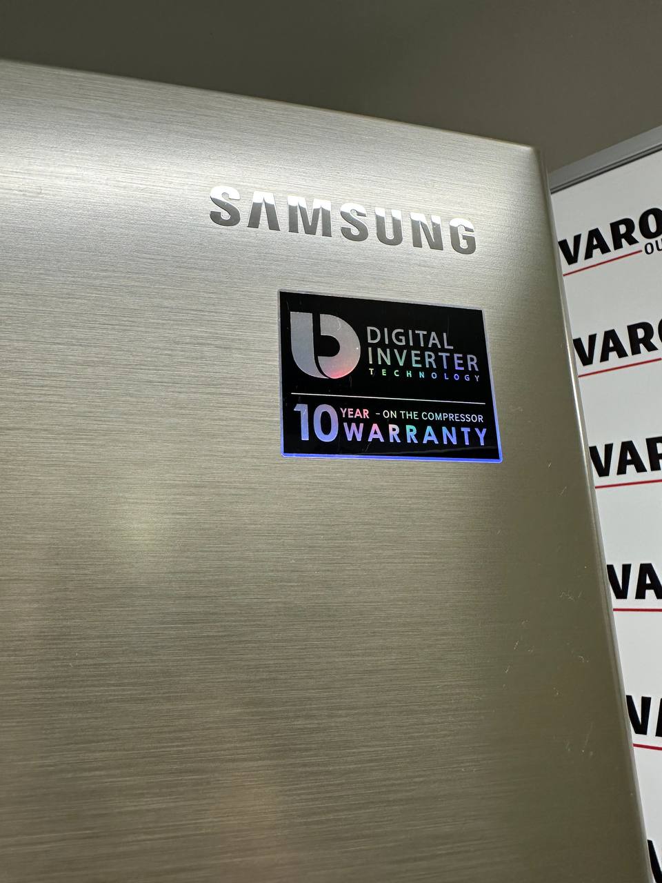 Samsung Digital Inverter-kompressor – märkning på kylskåpsdörren