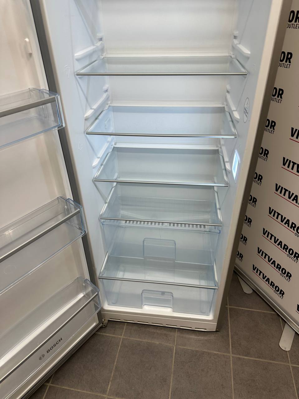 Glashyllor och grönsakslådor i Bosch KSR38X77